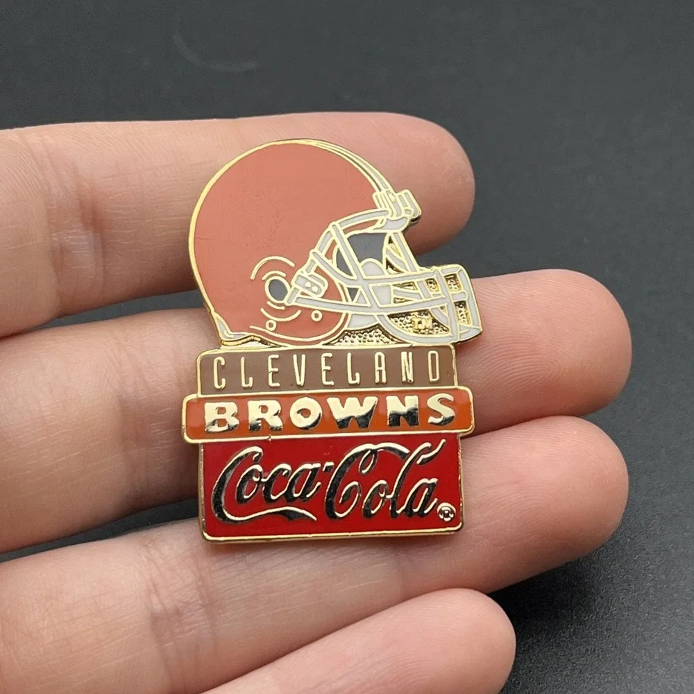 Coca-Cola Coke Cleveland Browns Helmet NFL Football Super Bowl XXVIII Hat Pin